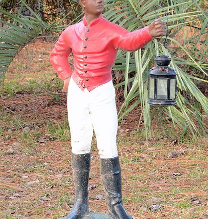 lawn_jockey